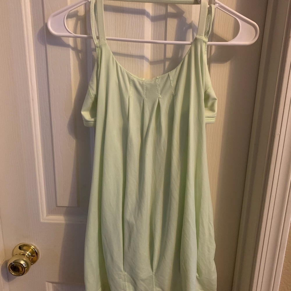 Lululemon tank with built in bra